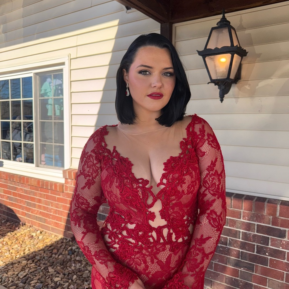 Tarik Ediz Red Lace Long-Sleeve Mermaid Gown - Picture 3 of 3